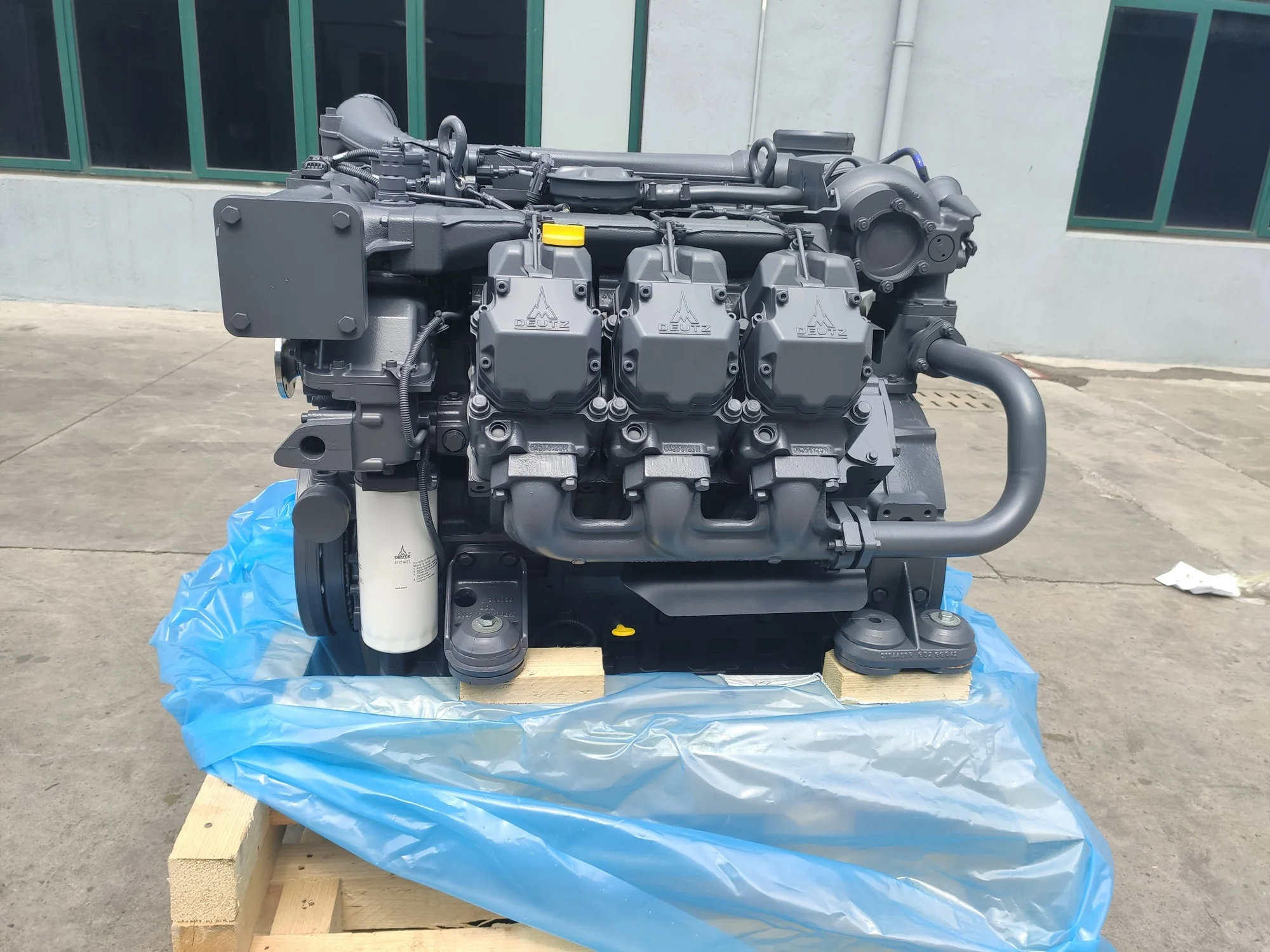TCD2015V08 8 цилиндров · блок на двигателя монтаж добра цена картер в продажба Изображение 2