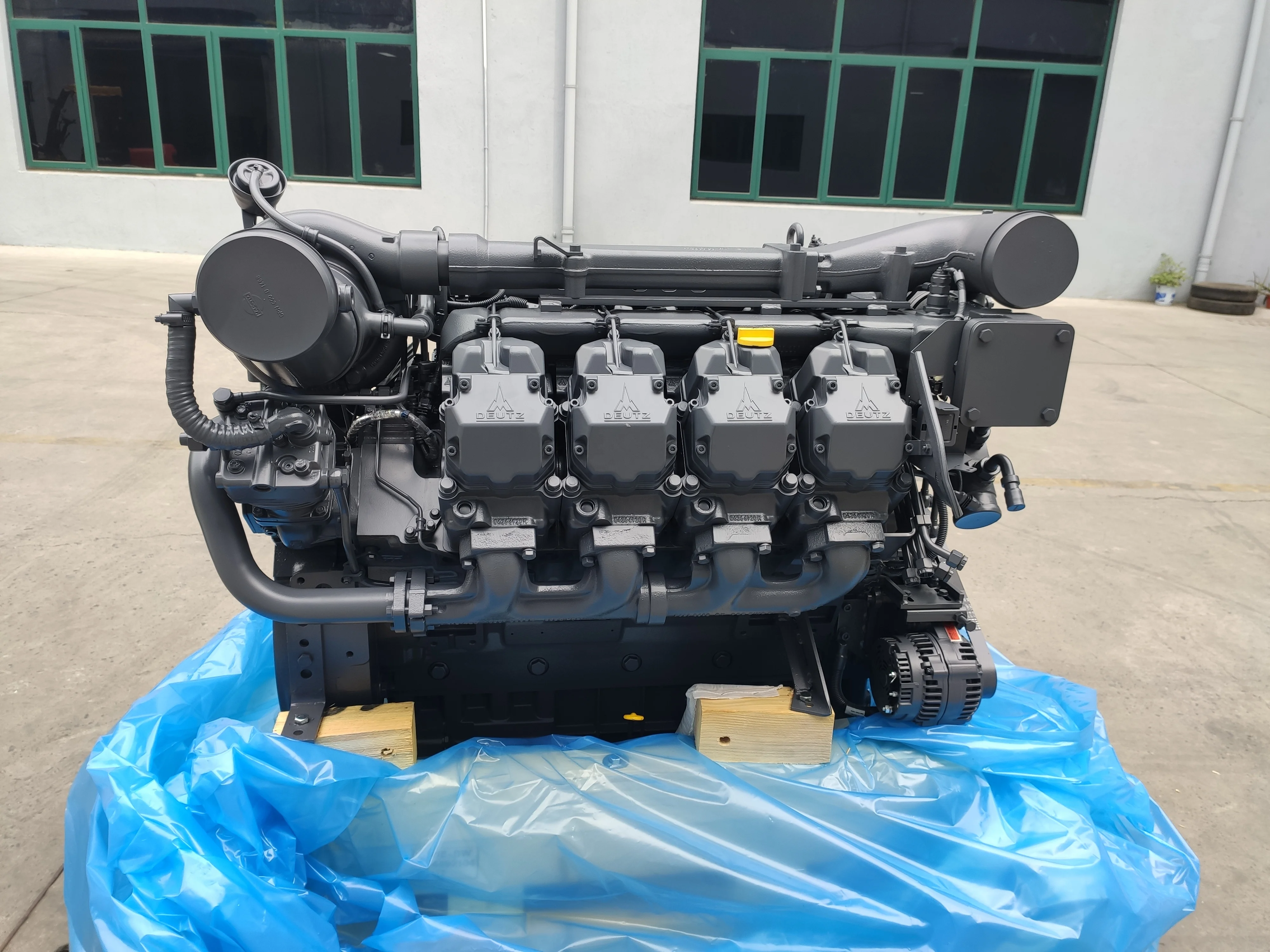 TCD2015V08 8 цилиндров · блок на двигателя монтаж добра цена картер в продажба Изображение 3