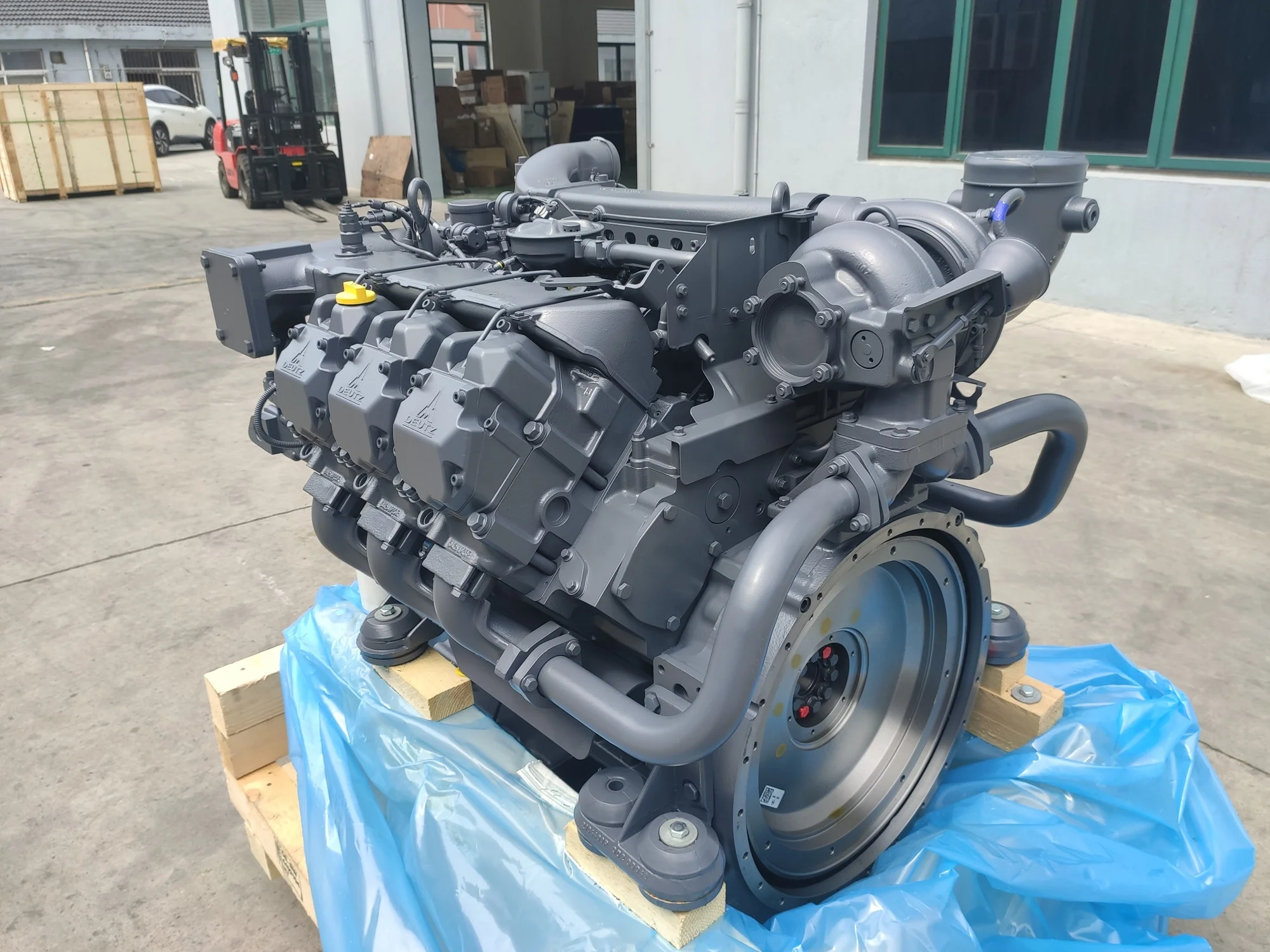 TCD2015V08 8 цилиндров · блок на двигателя монтаж добра цена картер в продажба Изображение 5