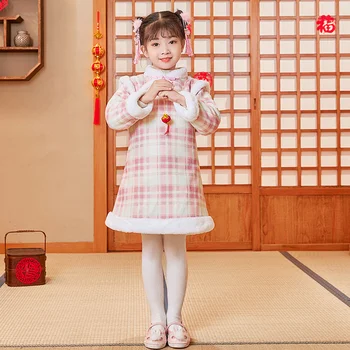 Дамско зимно облекло Cheongsam 2021 Ново детско облекло в китайски стил Cheongsam бебешка рокля плюшена и дебела карирана 1