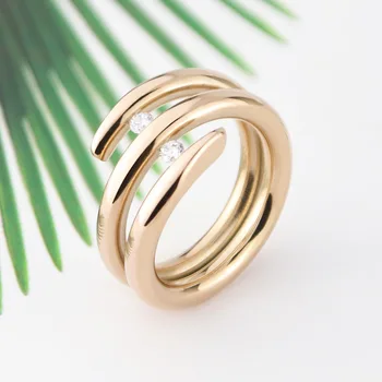 Уникален дизайн титанова стомана три кръга скоба две циркон пръстен за жени красива марка бижута двойка подарък пръстен на едро 2